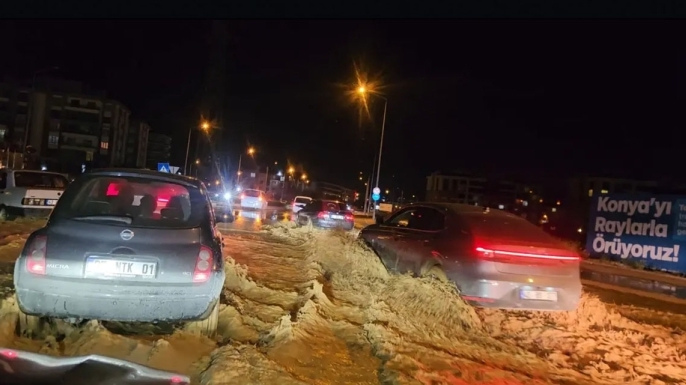 Konya’nın merkezini sel vurdu: Mahsur kalanların imdadına AFAD yetişti