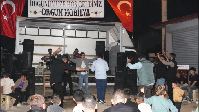 Teneke ve Orgun ailelerinin mutlu günü