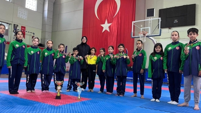 Hatay'da Sarayönü fırtınası! 9 madalya ve 2 kupayla zirveye damga vurdular