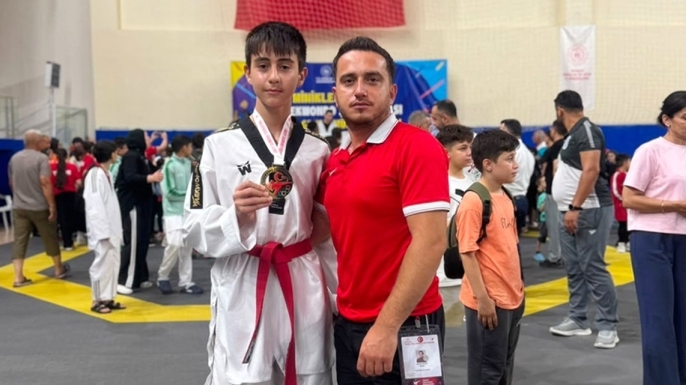 Konyalı genç taekwondocu Türkiye Şampiyonluğu kürsüsünde
