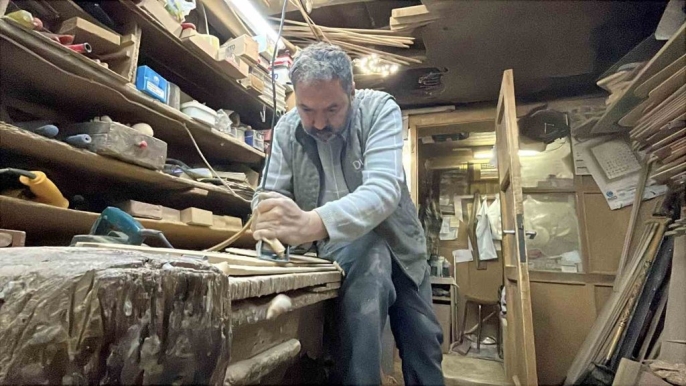 Baba ve oğul, ahşap ustalığını plastiğe karşı yaşatmaya kararlı 12