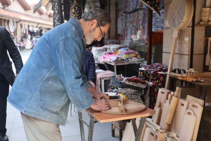 Baba ve oğul, ahşap ustalığını plastiğe karşı yaşatmaya kararlı 5