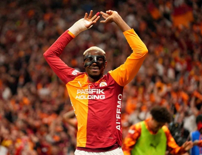 Galatasaray, Fenerbahçe\