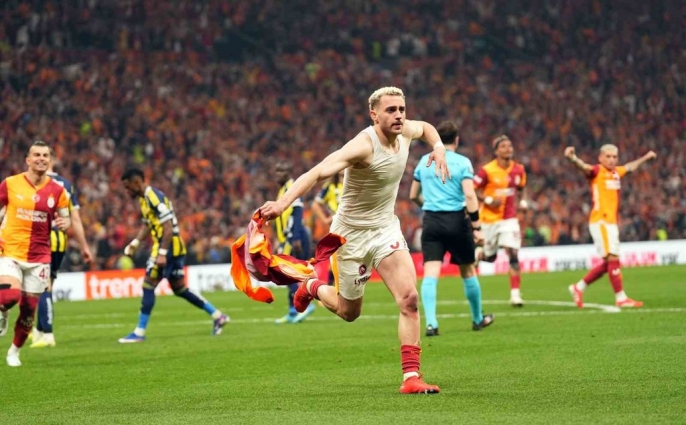 Galatasaray, Fenerbahçe\