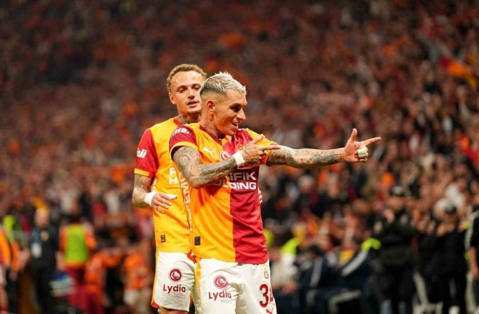 Galatasaray, Fenerbahçe\