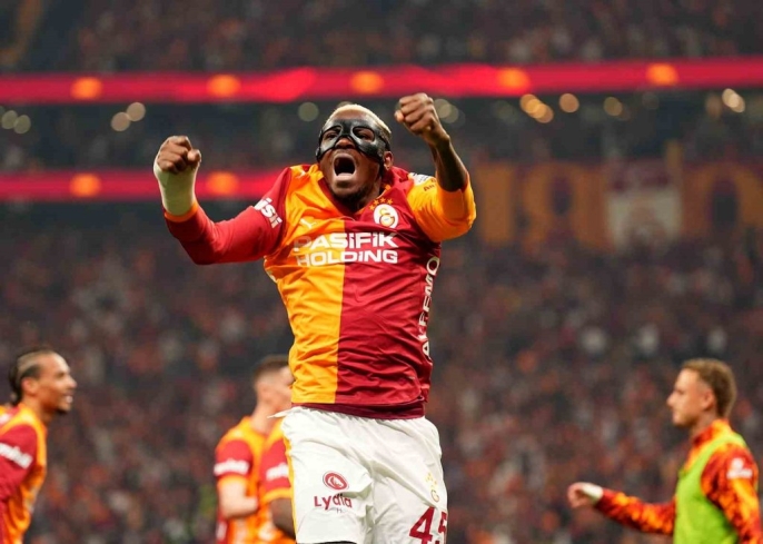 Galatasaray, Fenerbahçe\