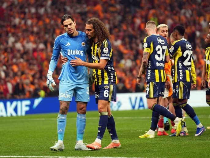 Galatasaray, Fenerbahçe\
