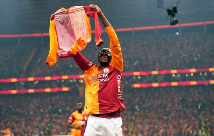 Galatasaray, Fenerbahçe\