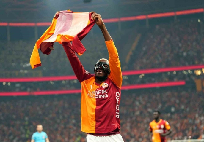 Galatasaray, Fenerbahçe\