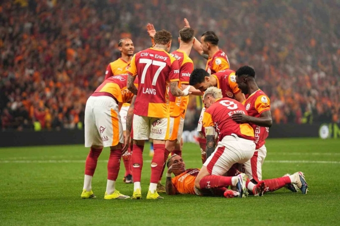Galatasaray, Fenerbahçe\