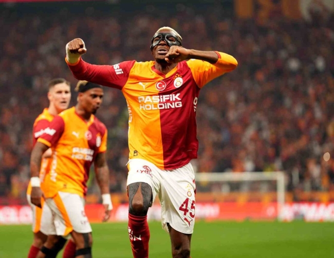 Galatasaray, Fenerbahçe\