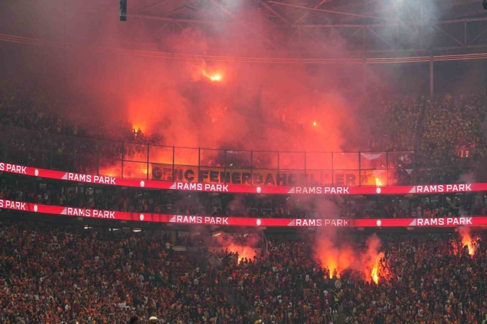 Galatasaray, Fenerbahçe\