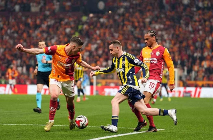 Galatasaray, Fenerbahçe\