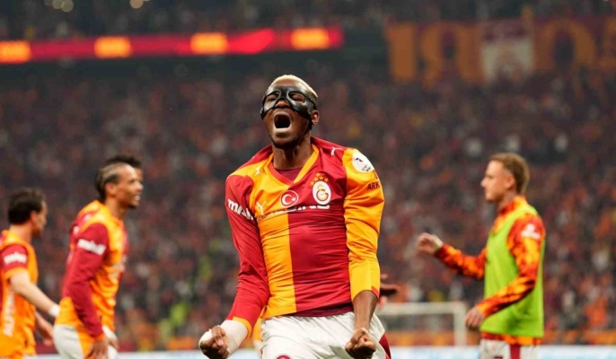 Galatasaray, Fenerbahçe\