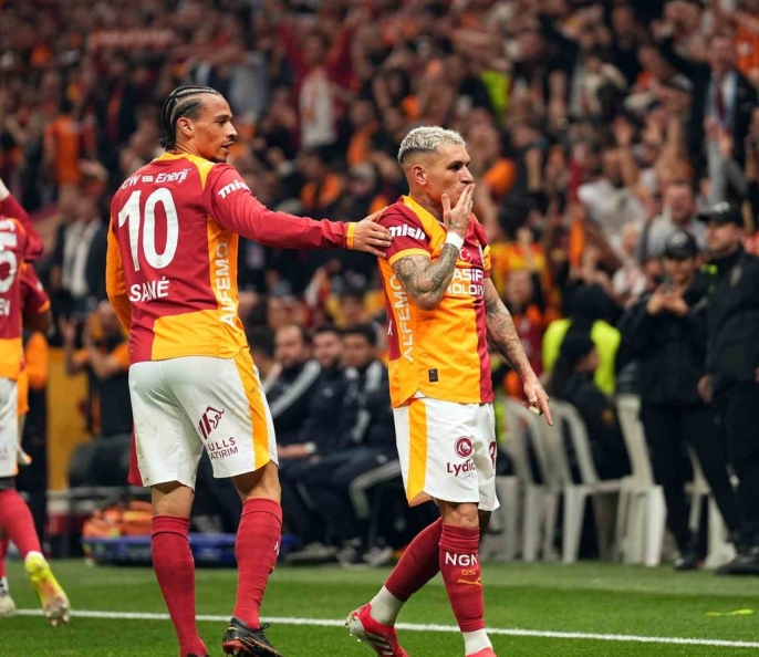 Galatasaray, Fenerbahçe\