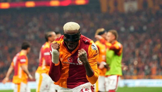 Galatasaray, Fenerbahçe\