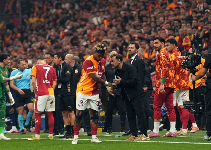 Galatasaray, Fenerbahçe\