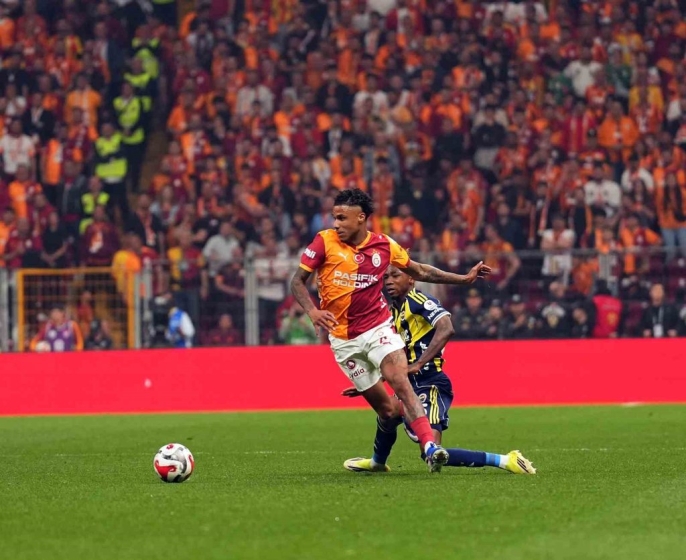 Galatasaray, Fenerbahçe\