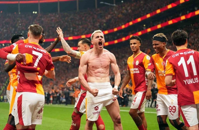 Galatasaray, Fenerbahçe\