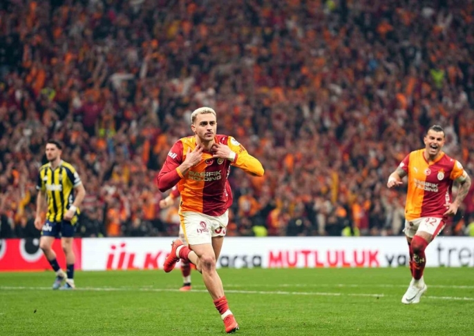 Galatasaray, Fenerbahçe\