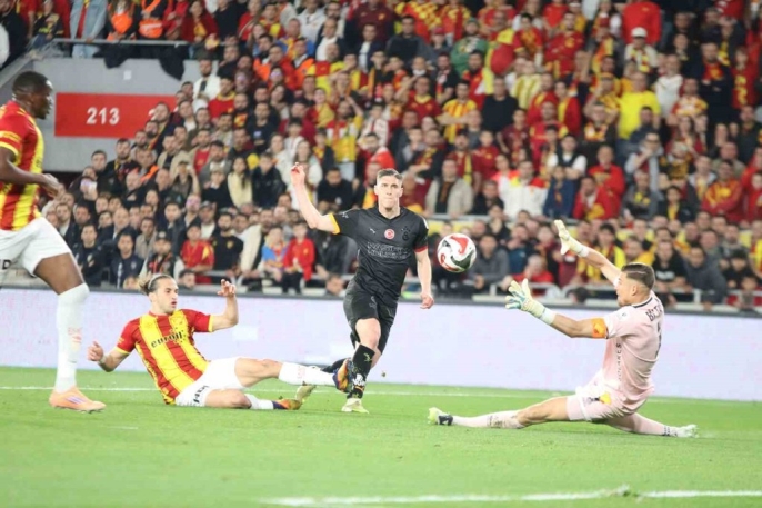 Galatasaray, Göztepe\