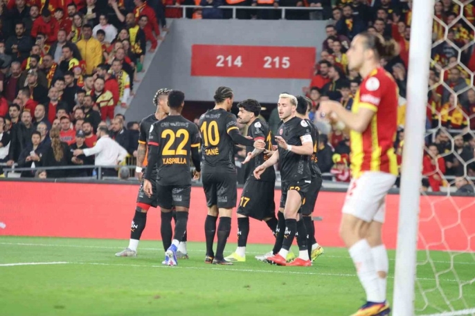 Galatasaray, Göztepe\