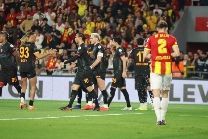 Galatasaray, Göztepe\
