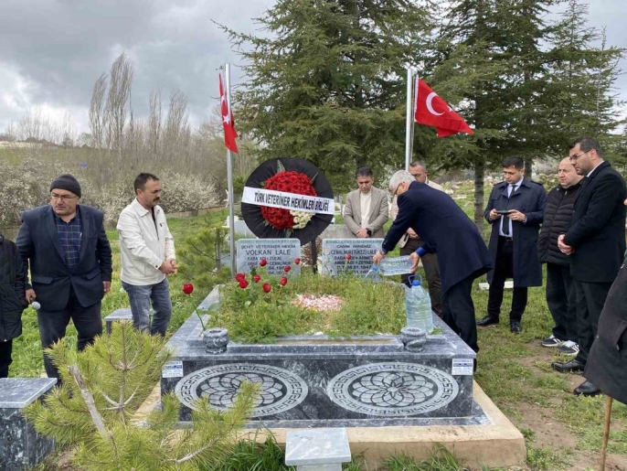 Görev Şehidi Veteriner Hekim Volkan Lale, Mezarı Başında Anıldı: Acı Dördüncü Yıldönümünde Tazelendi 4