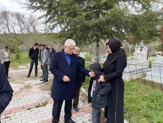 Görev Şehidi Veteriner Hekim Volkan Lale, Mezarı Başında Anıldı: Acı Dördüncü Yıldönümünde Tazelendi 5