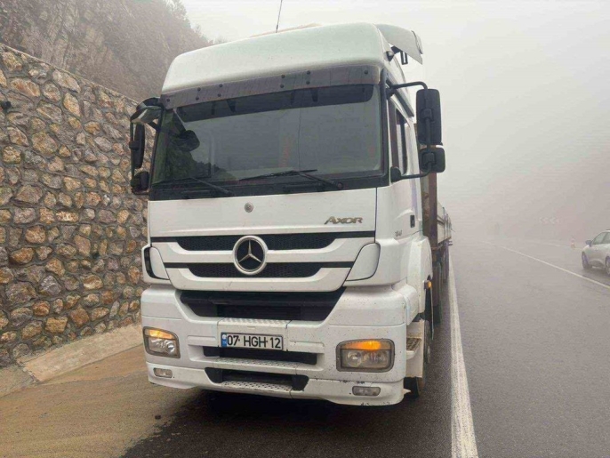 Konya-Antalya yolunda yürek yakan kaza: Minik yavru hayatını kaybetti, 3 yaralı 1