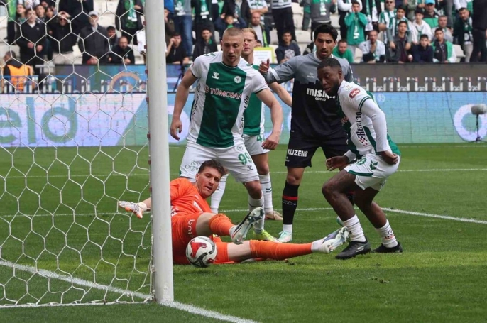 Konyaspor evinde farklı kazandı: Fatih Karagümrük’e gol yağdırdı! 4