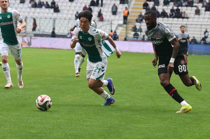 Konyaspor ilk yarıda farkı açtı: Fatih Karagümrük karşısında 2-0 4
