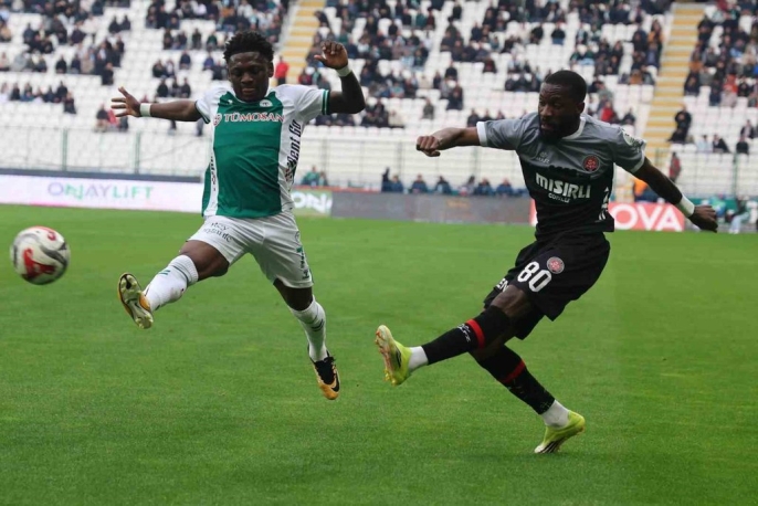 Konyaspor ilk yarıda farkı açtı: Fatih Karagümrük karşısında 2-0 7