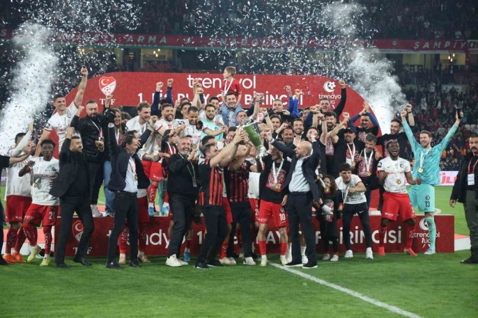 Çorum FK, Trendyol 1. Lig play-off şampiyonluğunu kutladı 12