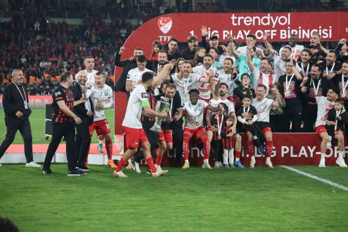 Çorum FK, Trendyol 1. Lig play-off şampiyonluğunu kutladı 7