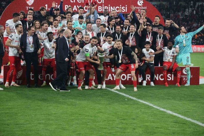 Çorum FK, Trendyol 1. Lig play-off şampiyonluğunu kutladı 8