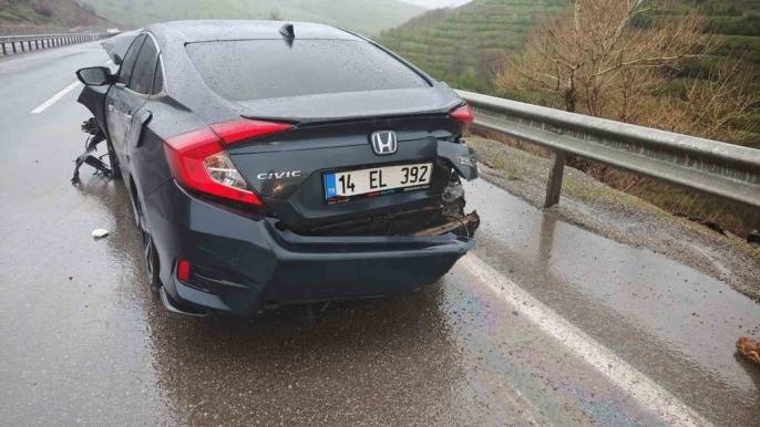 Erzurum-Erzincan yolunda kabus: Yağmur ve hız 5 aracı birbirine kattı, 3 yaralı 2