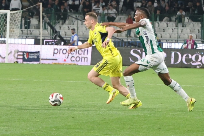 Fenerbahçe, Konyaspor karşısında ilk yarıyı önde kapattı 1