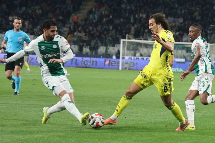 Fenerbahçe, Konyaspor karşısında ilk yarıyı önde kapattı 3