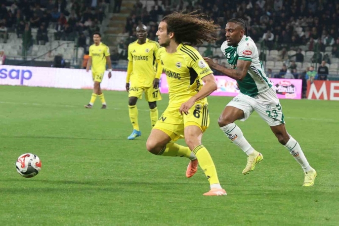 Fenerbahçe, Konyaspor karşısında ilk yarıyı önde kapattı 4