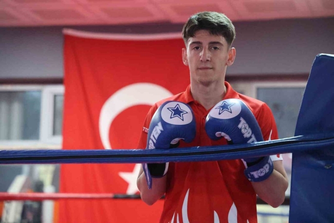 Sanayi ustası Tamer Kurt\