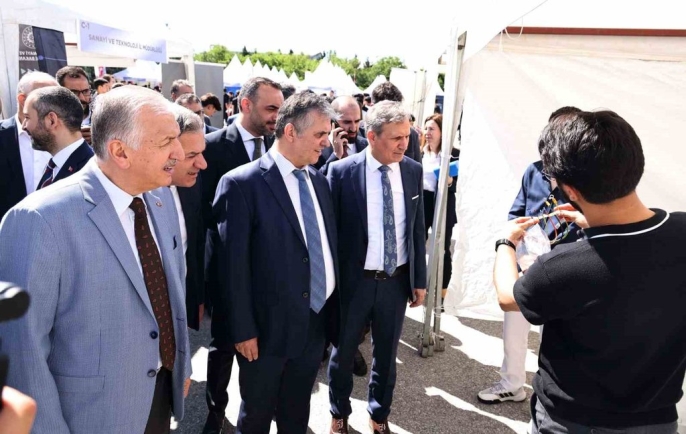 Konya, mesleki eğitime hayat veriyor: 100 bin öğrenci iş dünyasıyla buluştu 3
