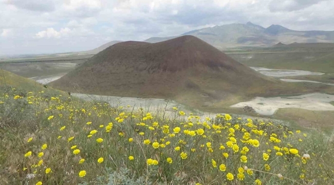 Meke Gölü, susuz haliyle ziyaretçilerini hayal kırıklığına uğratıyor 1