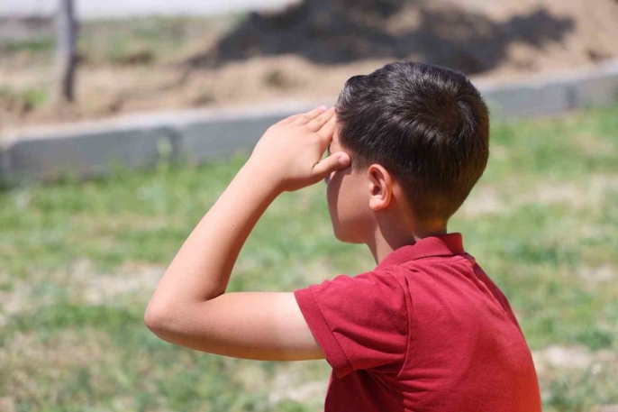 Oyun çağındaki çocukların kavgası, annenin şiddetine dönüştü: 10 yaşındaki çocuk parkta feci şekilde darp edildi! 1