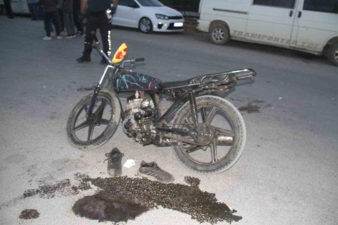 Polisten kaçan 16 yaşındaki sürücü, çekiciye çarparak yaralandı 2
