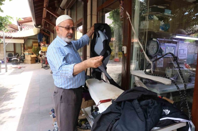Yırtık ve yanık elbiselerin ustası: Terzi Mehmet Ali Bolat 2