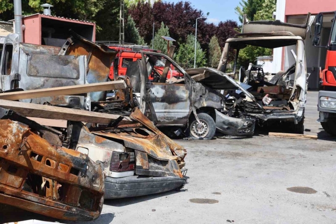 Araç yangınları sürücüleri korkutuyor: Gizli tehlike ihmal yüzünden büyüyor 3