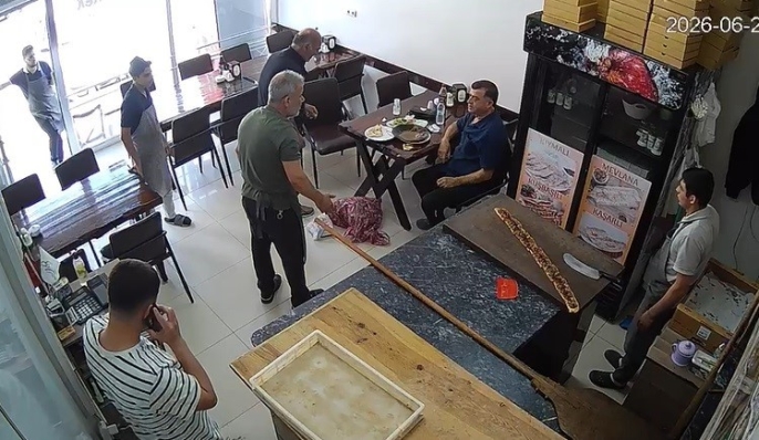 Lokantacıdan inanılmaz müdahale: Boğulmak üzereydi, hayatı kurtardı 1