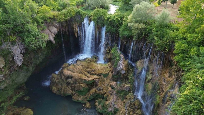 Yerköprü Şelalesi, yaz aylarının gözde mekanı haline geldi 1