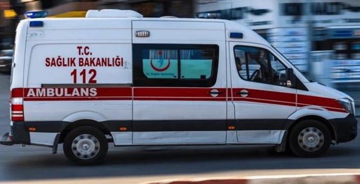 Akşehir’de feci kaza: Tekerlek fırladı, araç bariyere çarptı!